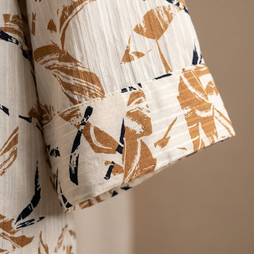 cream-leaf-kimono — macro